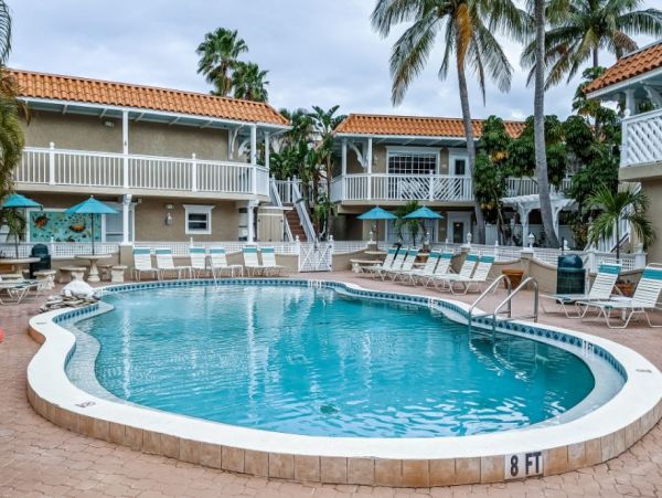 Bradenton Beach Vacation Condo Two Bedrooms Walk To Beach