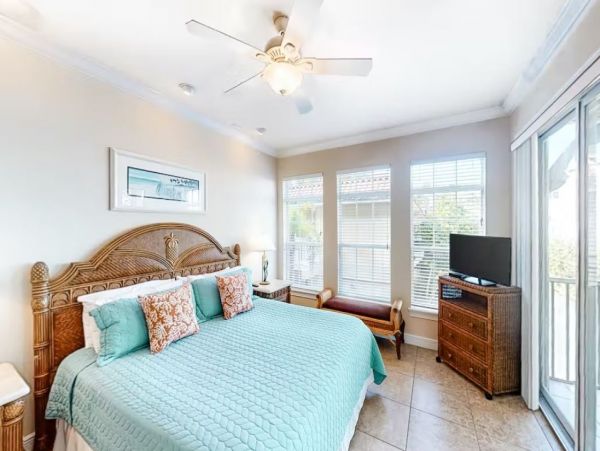 Bradenton Beach Vacation Condo Two Bedrooms Walk To Beach