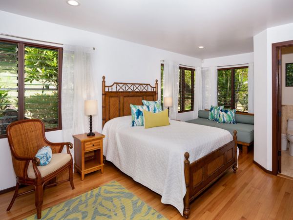 Lanikai Beach Three Bedroom Pool Home Ocean View