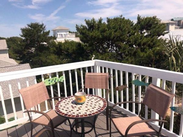 Short Walk to Beach Destin Vacation Home Three Bedrooms