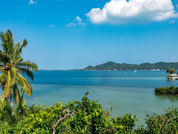 Bay Views Luxury Beachfront Oahu 3 Bedroom Vacation Home