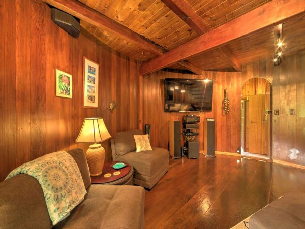 Hilo District Home 990026