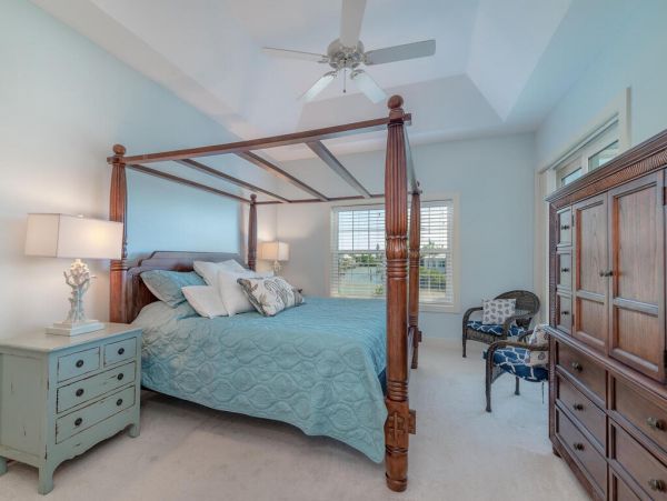 Waterfront 3 Bedroom Townhome in Marco Island Sleeps 6