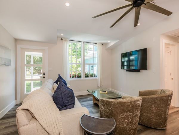 Charming Vacation Home Rental on Marco Island Sleeps Six