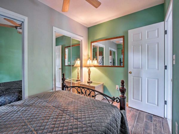 Kailua-Kona Getaway Near Turtle Beach & Attractions