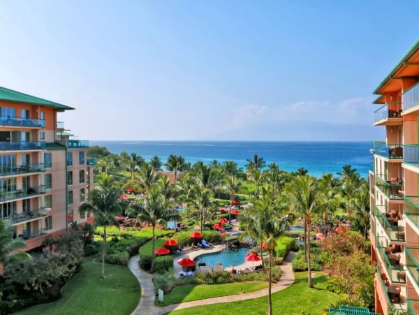 Two Bedroom Luxurious Oceanfront Residence in Kaanapali
