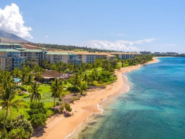 Two Bedroom Luxurious Oceanfront Residence in Kaanapali