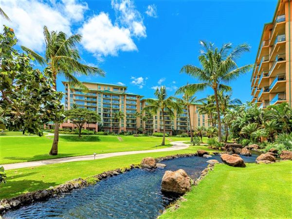 Two Bedroom Luxurious Oceanfront Residence in Kaanapali