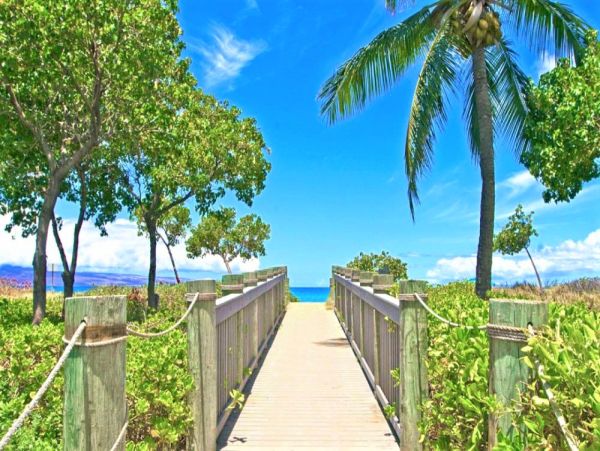 Two Bedroom Luxurious Oceanfront Residence in Kaanapali