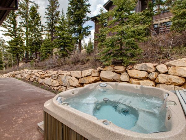 Park City Vacation Home with Spa Short Walk to Lifts