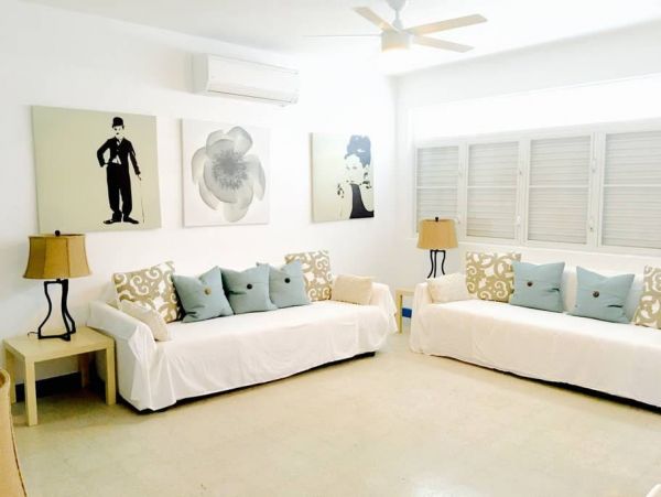 Three bedroom, 3 baths walk to beach San Juan Condo