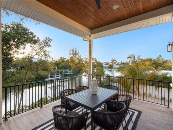 Beautiful Anna Maria Luxury Vacation Pool Home Sleeps 8