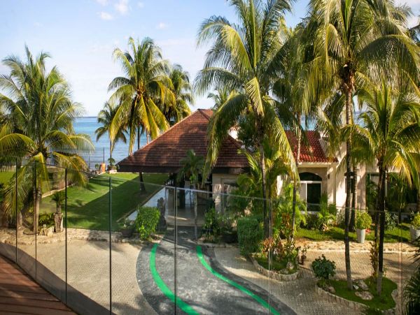 Cancun Home 990324