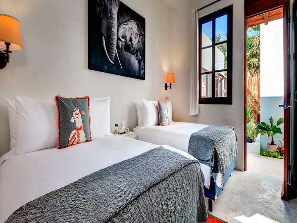 Cancun Home 990327