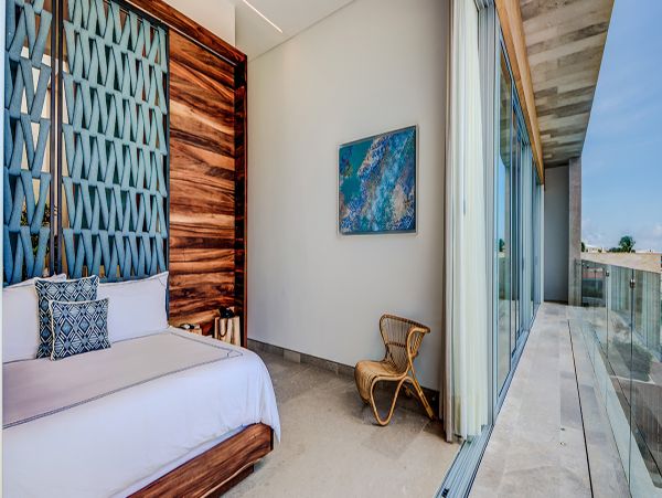 Cancun Home 990335