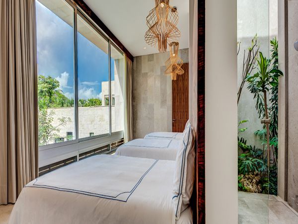 Cancun Home 990335