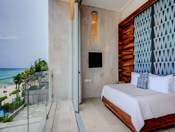 Cancun Home 990335