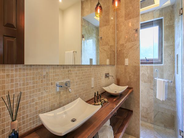 Cancun Home 990336
