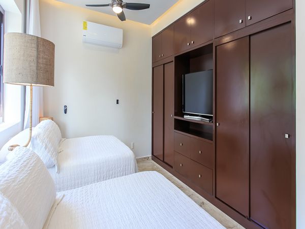 Cancun Home 990336