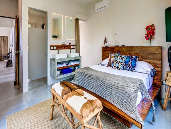 Cancun Home 990338