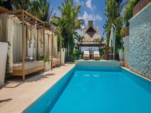 Cancun Home 990344
