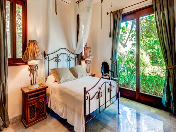 Cancun Home 990345