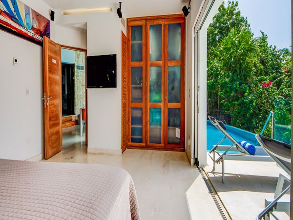 Cancun Home 990348