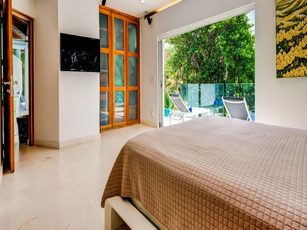 Cancun Home 990348