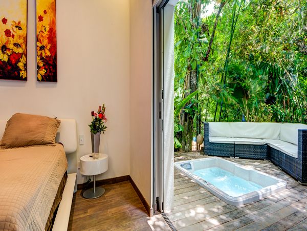 Cancun Home 990348