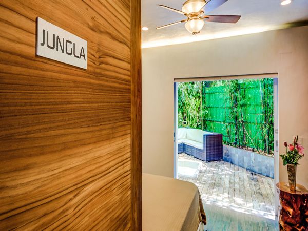 Cancun Home 990348