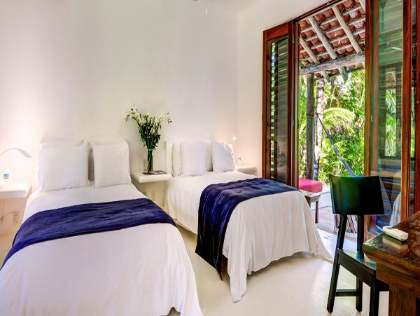 Cancun Home 990349