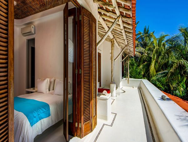 Cancun Home 990349