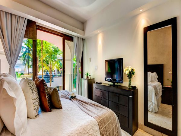 Cancun Home 990351
