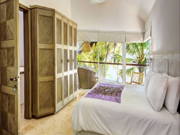 Cancun Home 990352