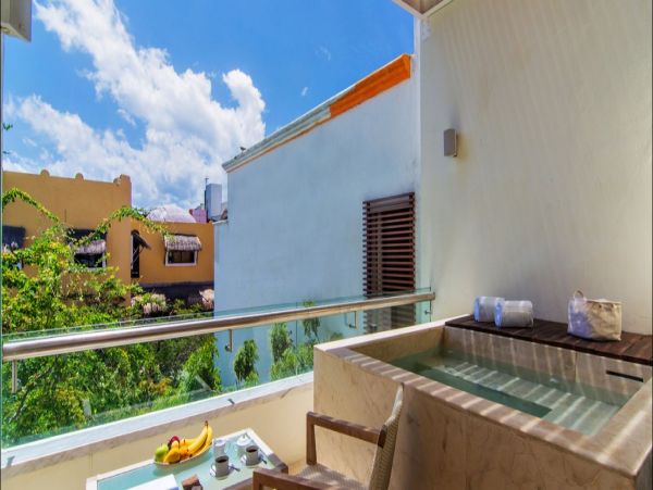 Cancun Home 990353