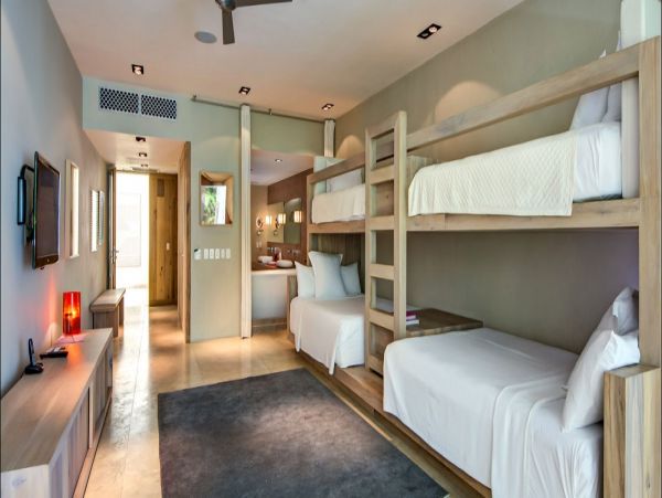 Cancun Home 990353
