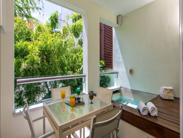 Cancun Home 990353