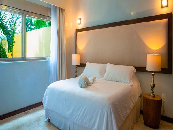 Cancun Home 990354