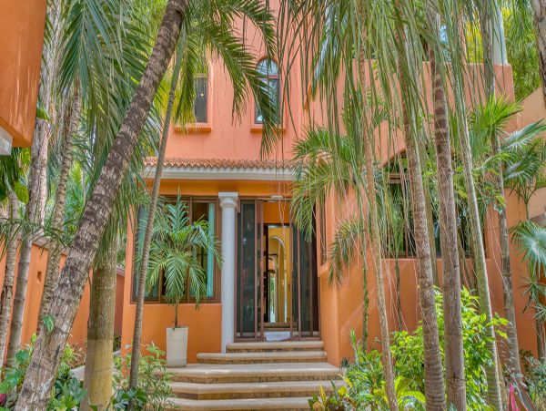 Cancun Home 990355