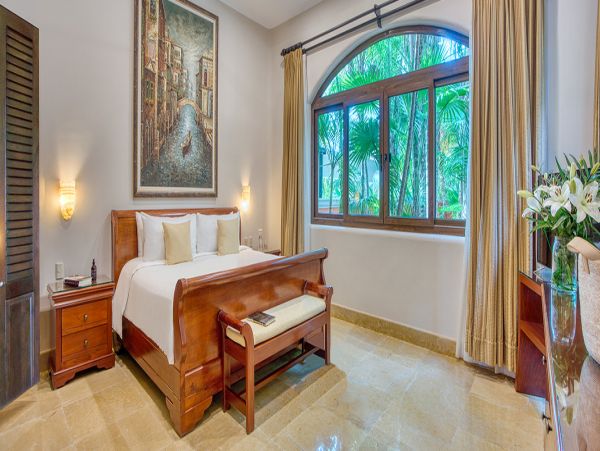 Cancun Home 990355