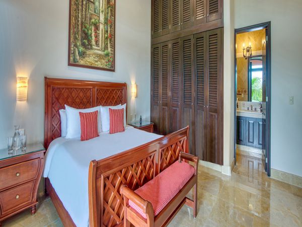 Cancun Home 990355