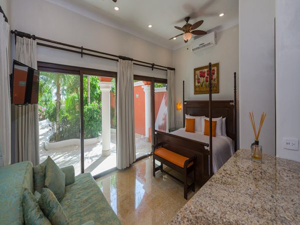 Cancun Home 990357