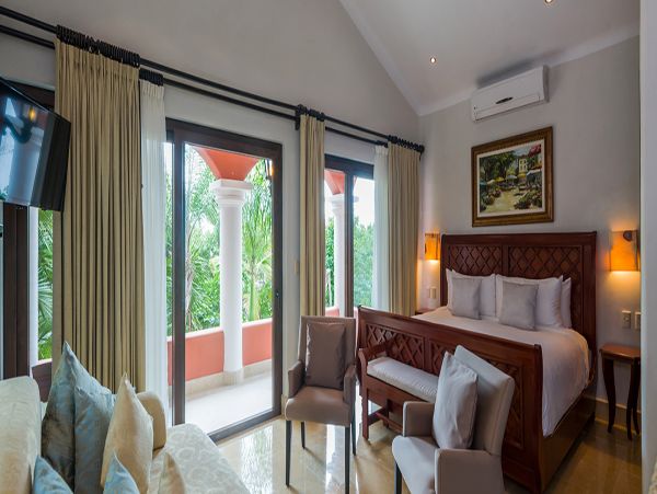 Cancun Home 990357