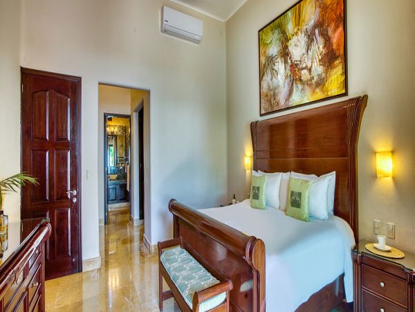 Cancun Home 990358