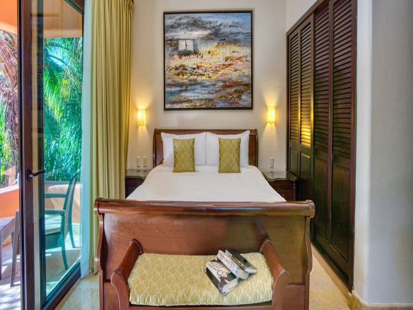 Cancun Home 990358