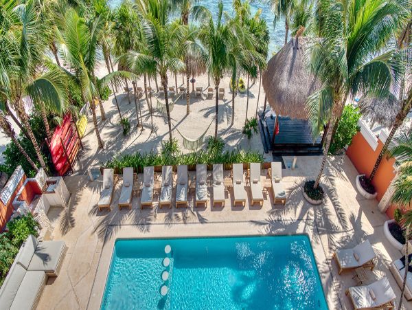 Cancun Home 990358