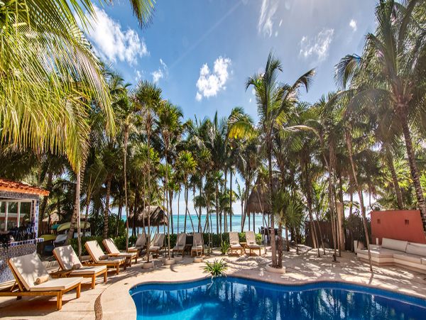 Cancun Home 990359