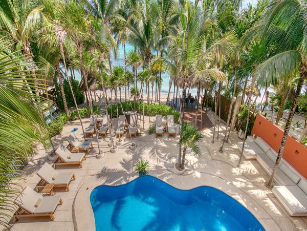 Cancun Home 990359