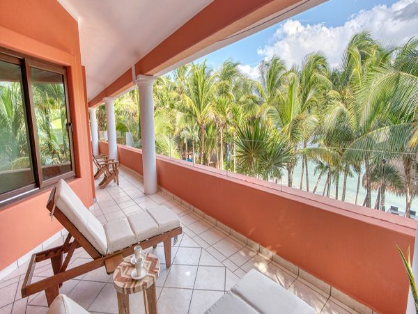 Cancun Home 990359