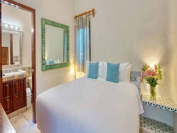 Cancun Home 990359